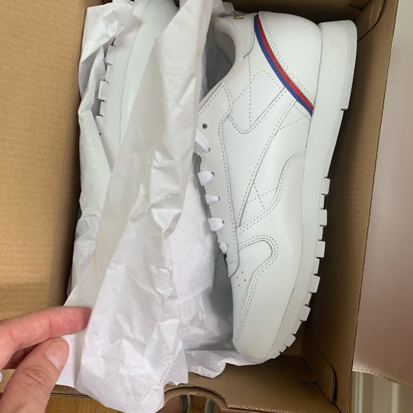 BNIB REEBOK Classic Leather World Flag Sneaker, 8M - Picture 10 of 16